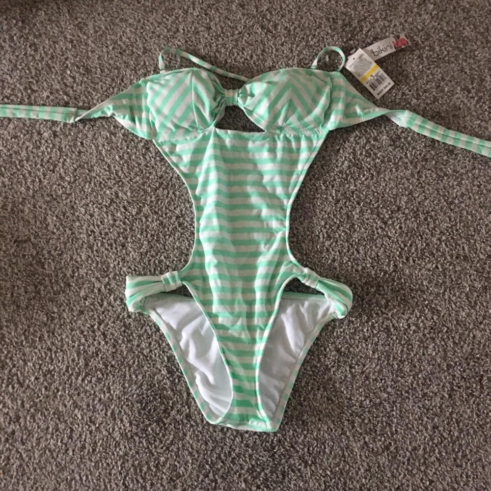 NWT STUNNING sea foam and white monokini